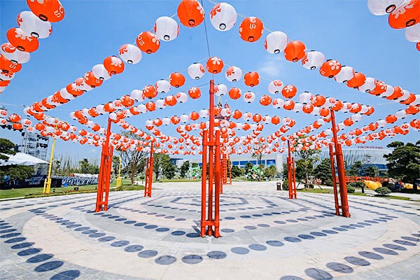 Công viên đèn lồng châu Á Vinhomes Grand Park