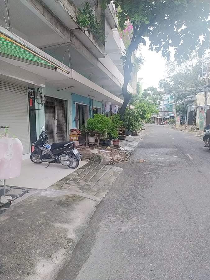 Bán nhà mặt tiền Quận 6, Bình Phú, 3.6x14, 1 trệt 1 lửng, giá chỉ 3.5 tỷ