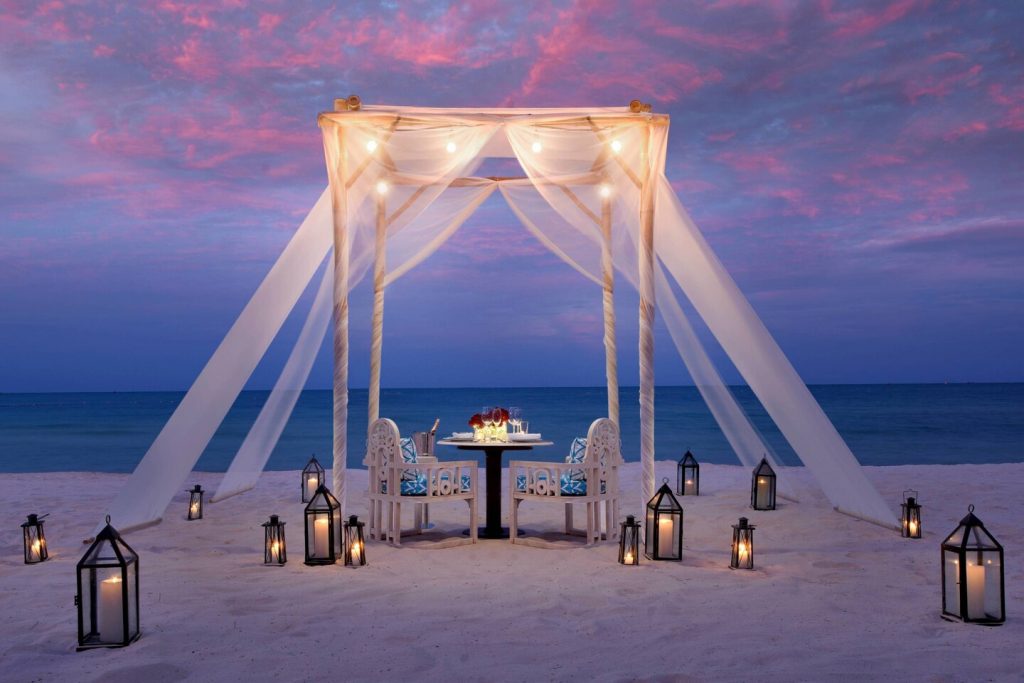 bữa tiệc lãng mạn cho cặp đôi - JW Marriott Phu Quoc Emerald Bay