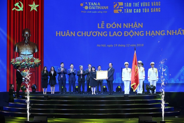 Tân Á Đại Thành nhận Huân chương lao động hạng 1 năm 2018