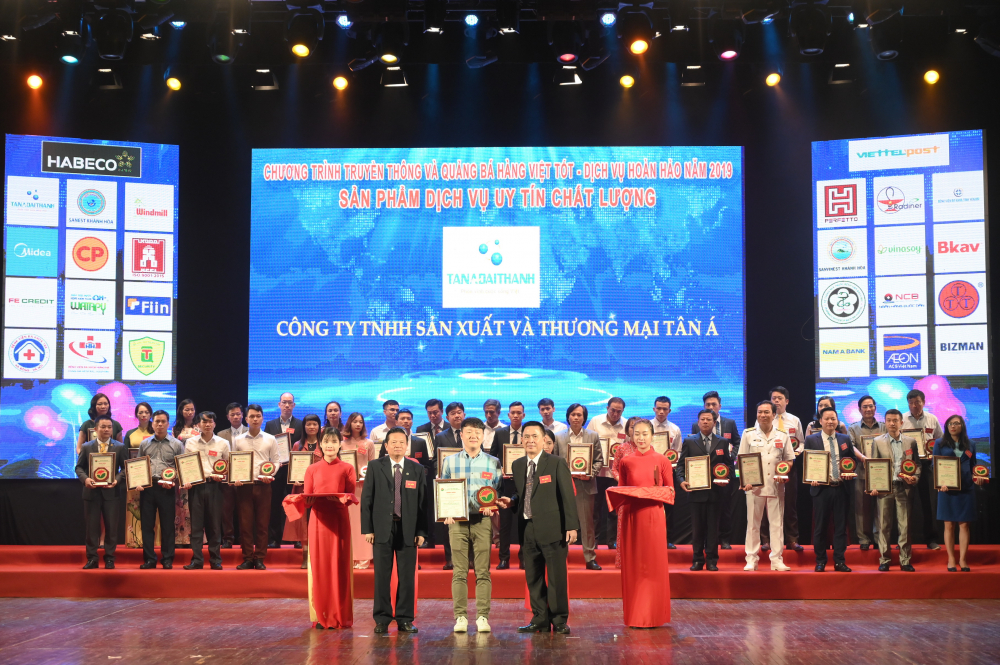Tân Á Đại Thành nhận giải Top 10 Hàng Việt chất lượng tốt vì quyền lợi người tiêu dùng 2019.