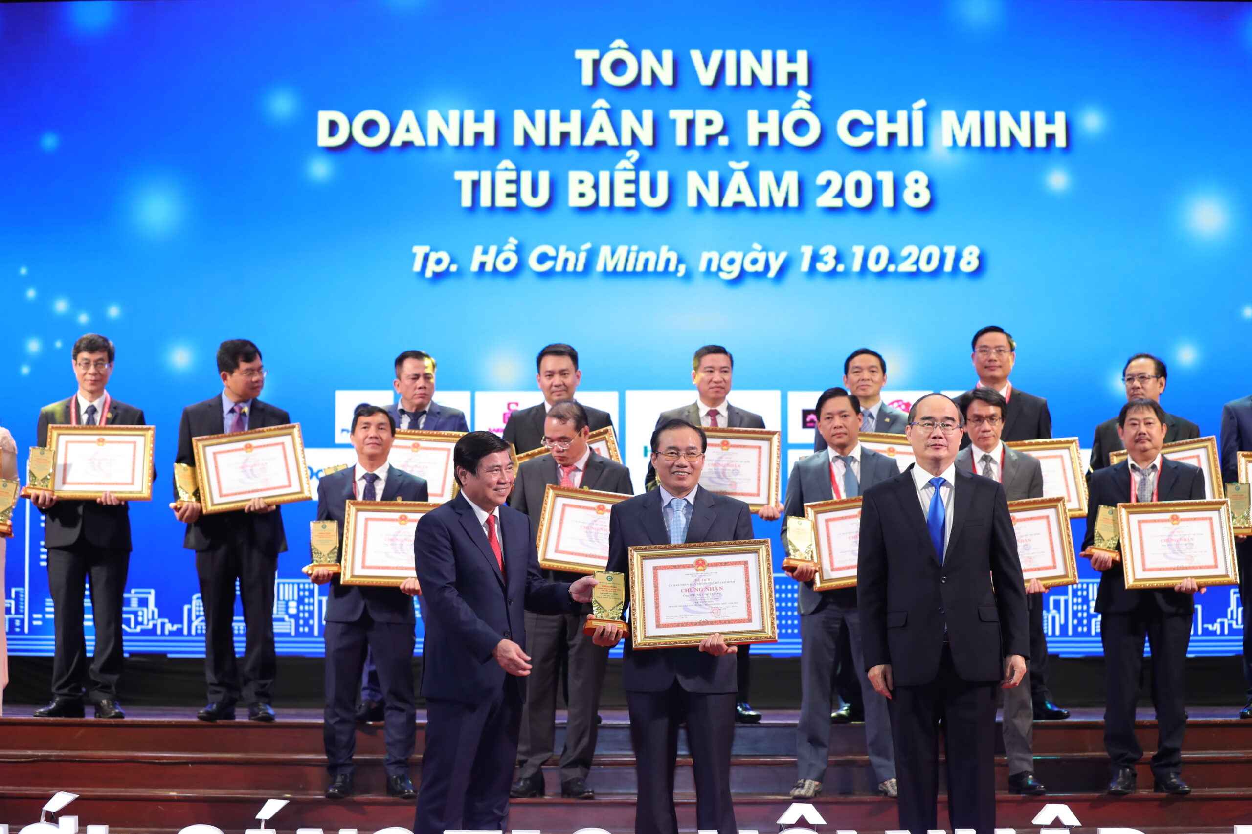 Ông Phùng Chu Cường TGĐ Công ty Phú Long được vinh danh “Doanh nhân và Doanh nhân TP HCM tiêu biểu năm 2018